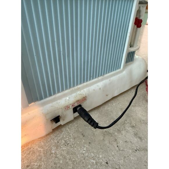 Avon 2001 Christmas Holiday Splendor Fiber Optic Color Changing Light Up House - Picture 7 of 10